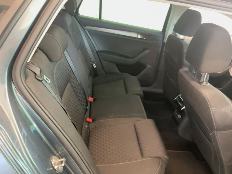 Skoda Superb 2.0 TDI Style 2017 – снимка 19