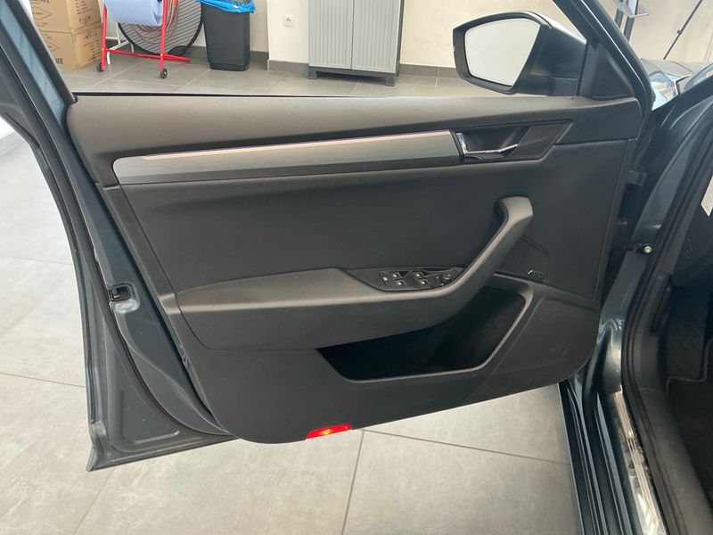 Skoda Superb 2.0 TDI Style 2017 – снимка 25