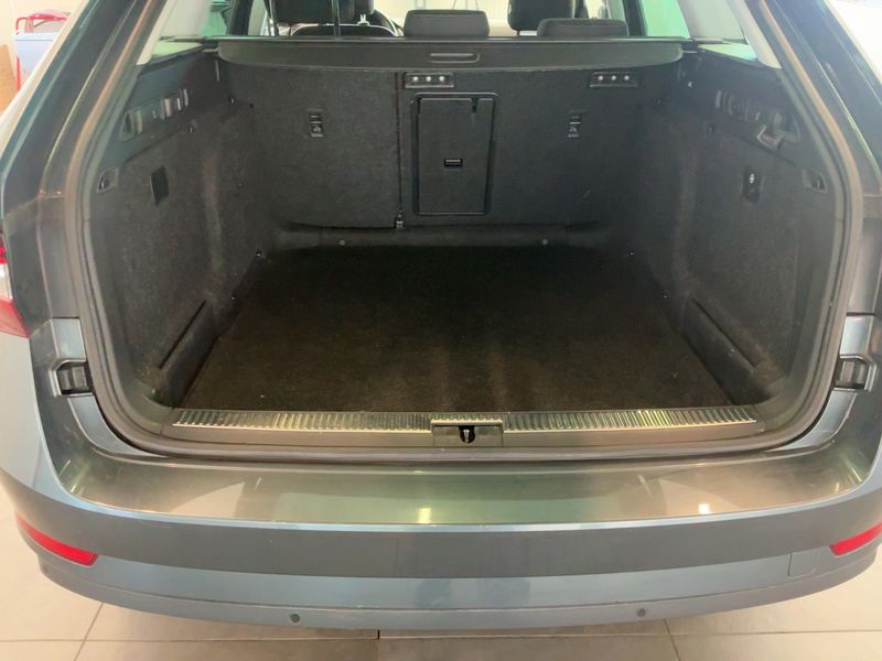 Skoda Superb 2.0 TDI Style 2017 – снимка 15