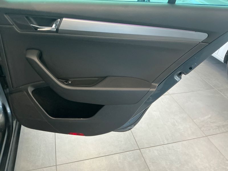 Skoda Superb 2.0 TDI Style 2017 – снимка 23
