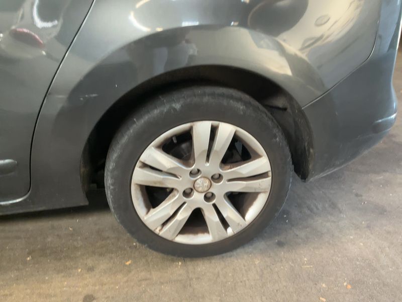 Peugeot 5008 2.0 Blue-HDi Allure 2015 – снимка на щета