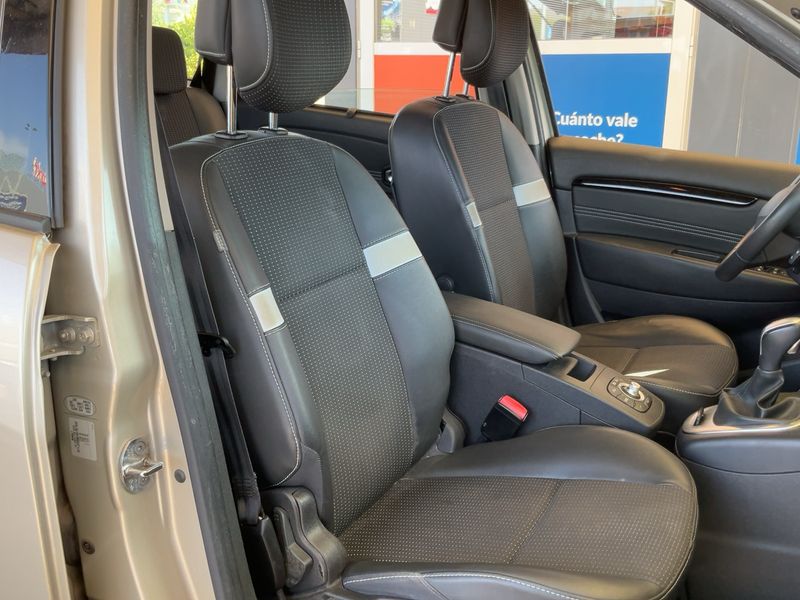 Renault Grand Scenic 1.5 dCi Dynamique 2011 – снимка 16