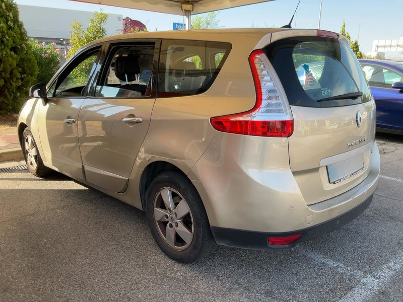 Renault Grand Scenic 1.5 dCi Dynamique 2011 – снимка 6