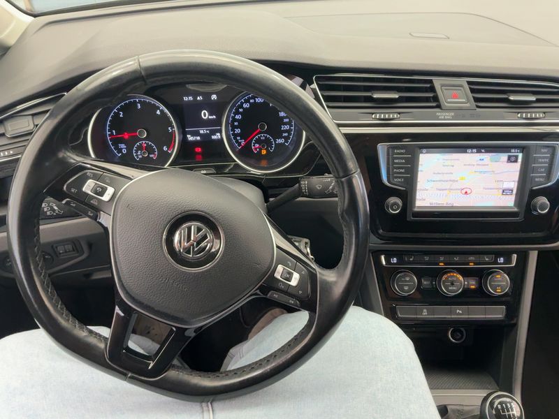 Volkswagen Touran 1.6 TDI Sound BlueMotion Tech 2017 – снимка 17
