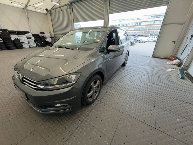 Volkswagen Touran 1.6 TDI Sound BlueMotion Tech 2017 – снимка 1