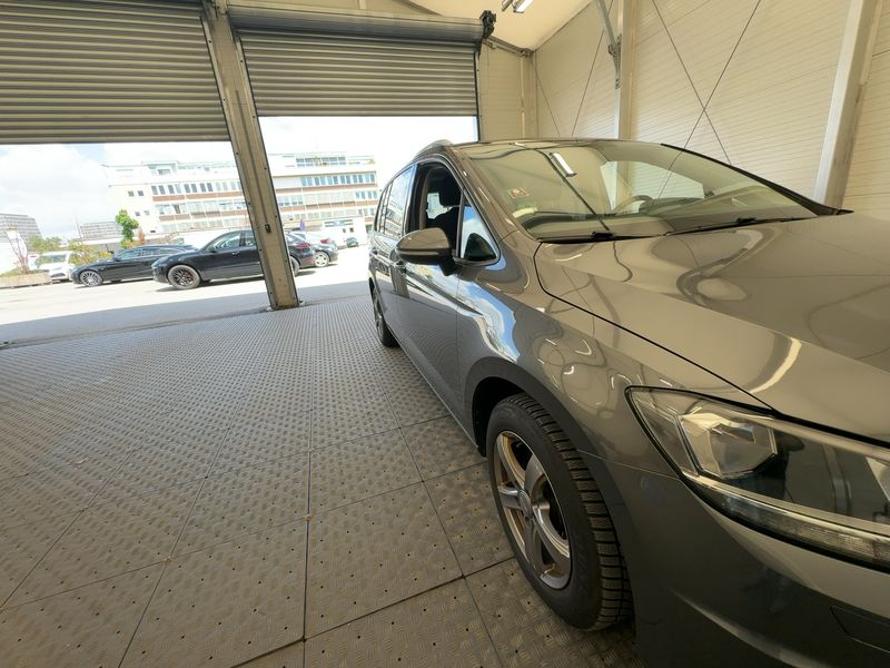 Volkswagen Touran 1.6 TDI Sound BlueMotion Tech 2017 – снимка 12
