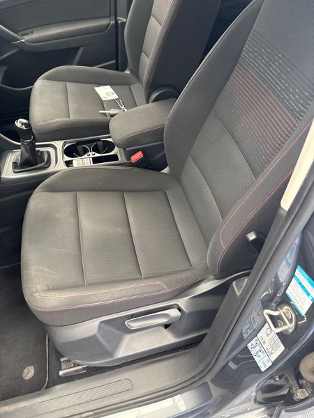 Volkswagen Touran 1.6 TDI Sound BlueMotion Tech 2017 – снимка 32