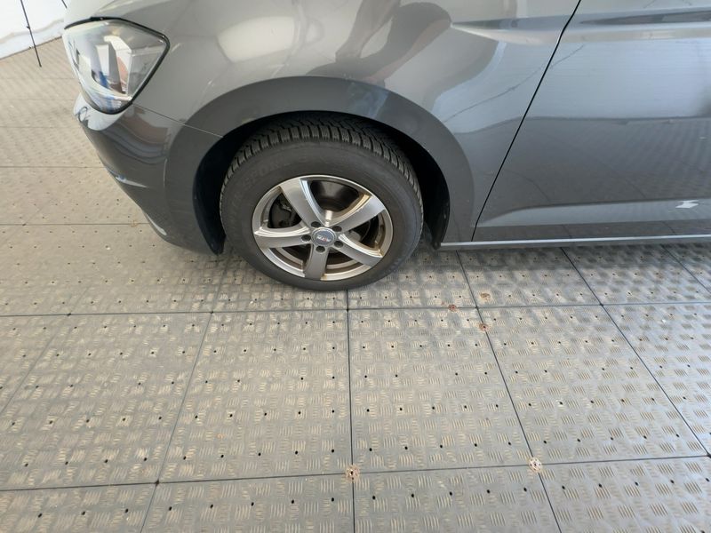 Volkswagen Touran 1.6 TDI Sound BlueMotion Tech 2017 – снимка 3