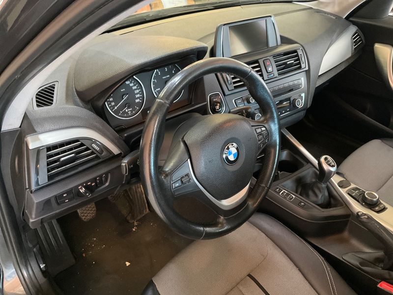 BMW 1er 120d UrbanLife 2012 – снимка 24