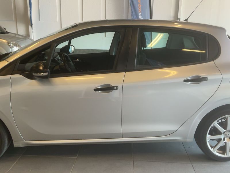 Peugeot 208 1.6 HDi Affaire Pack CD Clim 2012 – снимка 4