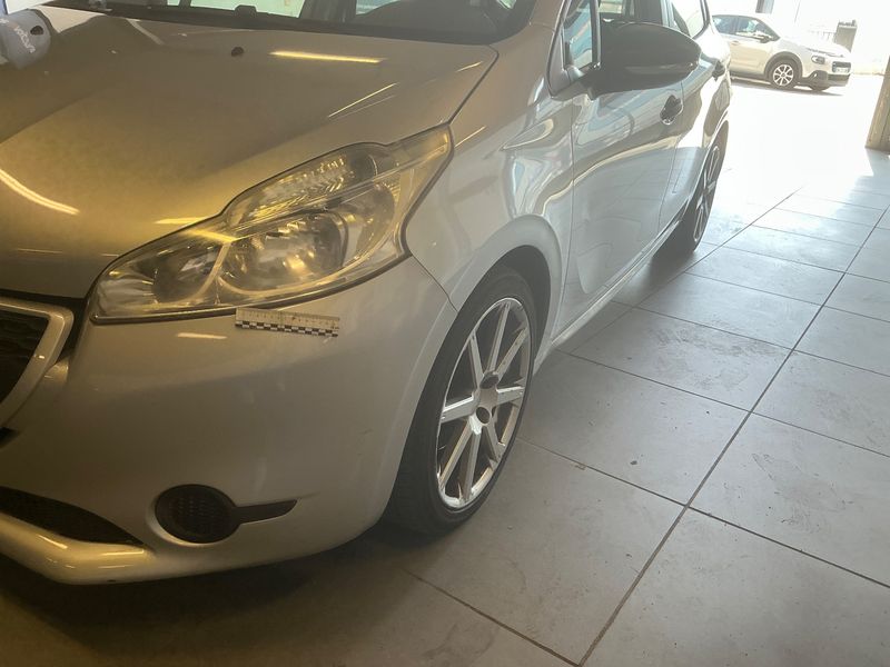 Peugeot 208 1.6 HDi Affaire Pack CD Clim 2012 – снимка 39