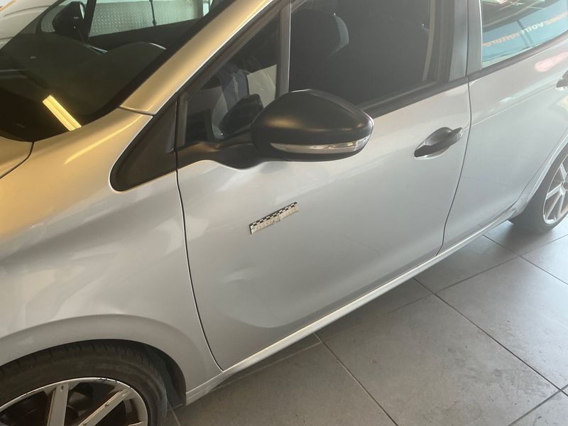 Peugeot 208 1.6 HDi Affaire Pack CD Clim 2012 – снимка 28