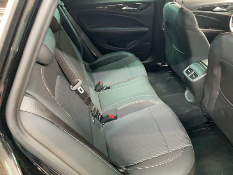 Opel Insignia Sports Tourer 2.0 CDTI Innovation 4x4 2019 – снимка 19