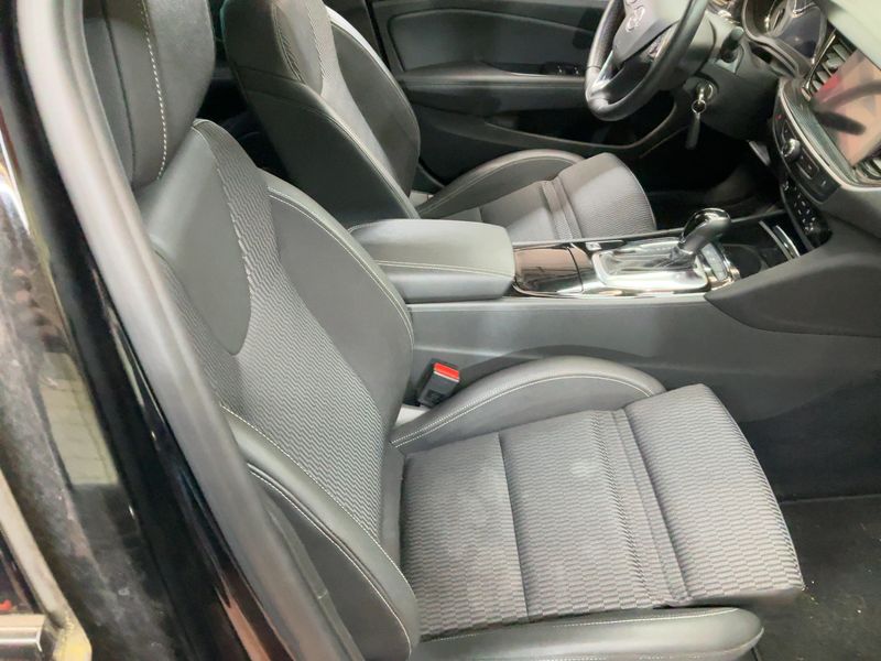 Opel Insignia Sports Tourer 2.0 CDTI Innovation 4x4 2019 – снимка 16