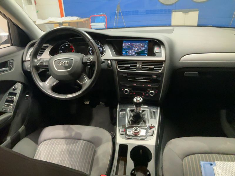 Audi A4 2.0 TDI Ambiente 2012 – снимка 12