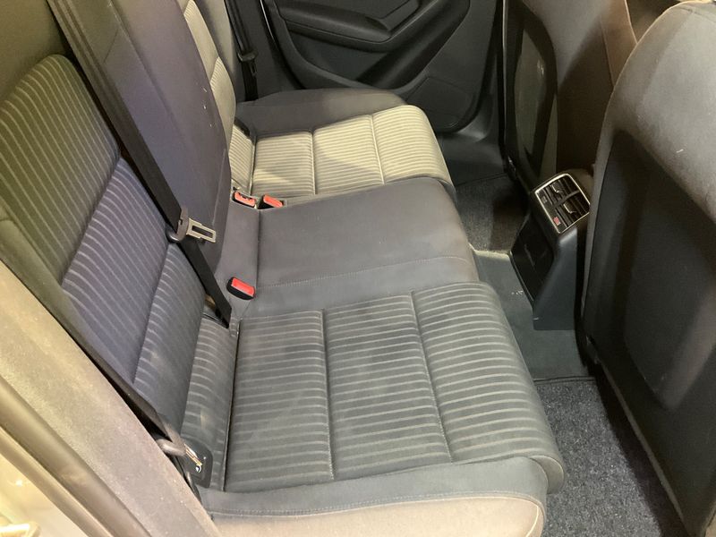 Audi A4 2.0 TDI Ambiente 2012 – снимка 33