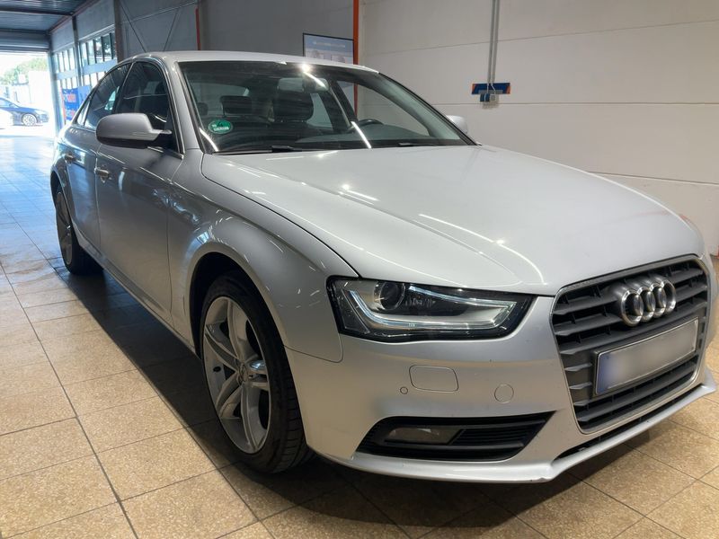 Audi A4 2.0 TDI Ambiente 2012 – снимка 8