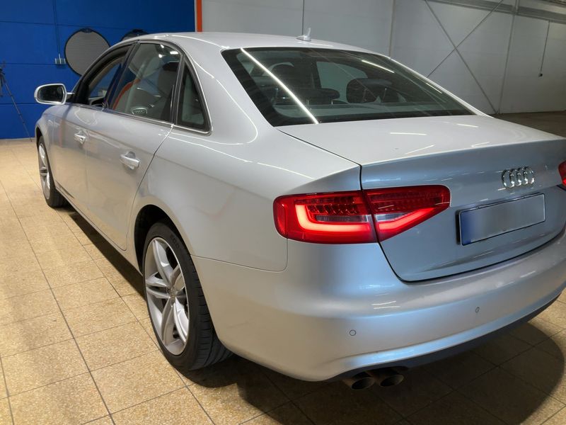Audi A4 2.0 TDI Ambiente 2012 – снимка 3