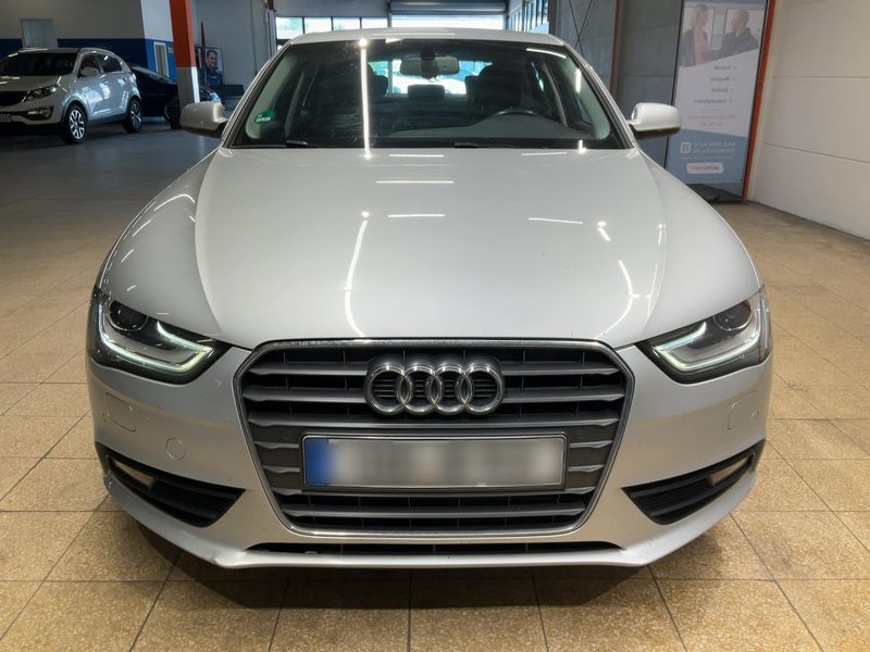 Audi A4 2.0 TDI Ambiente 2012 – снимка 9