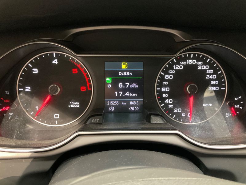 Audi A4 2.0 TDI Ambiente 2012 – снимка 13