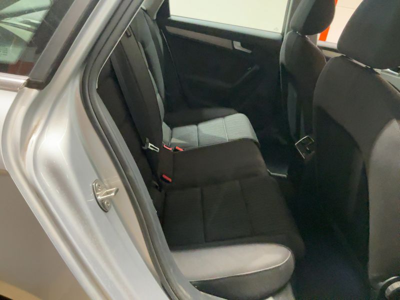 Audi A4 2.0 TDI Ambiente 2012 – снимка 14