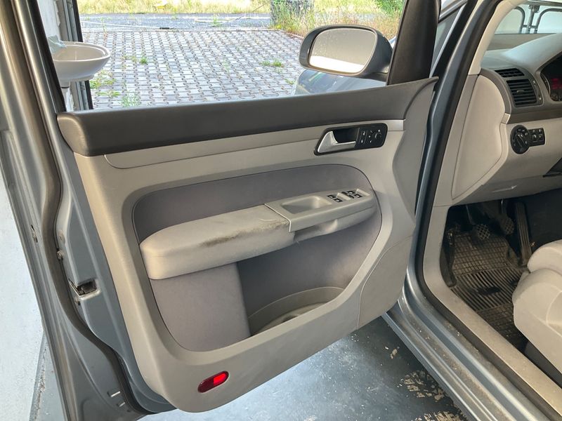 Volkswagen Touran 1.4 TSI Trendline 2009 – снимка 28