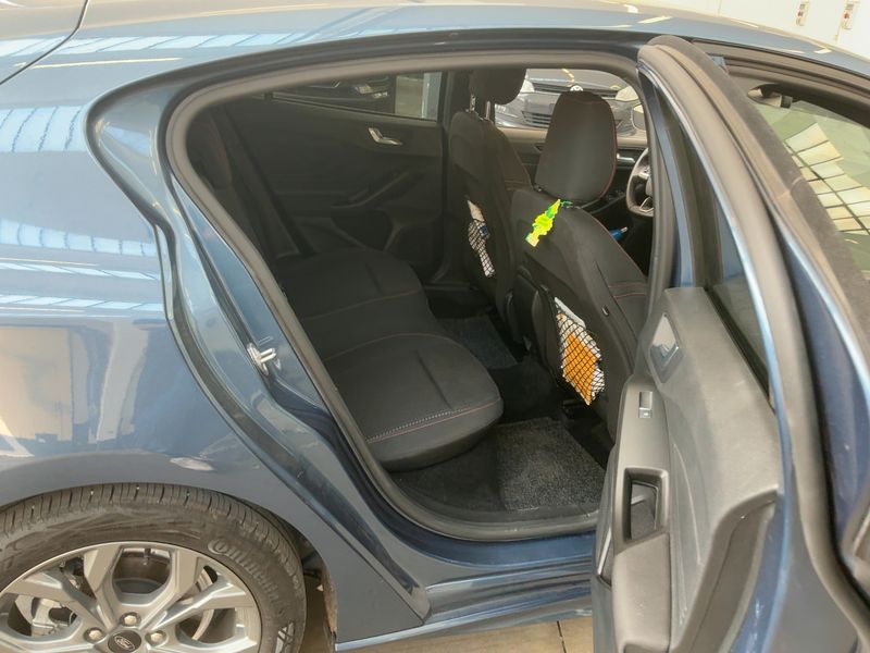 Ford Focus 1.0 EcoBoost Mild-Hybrid ST-Line 2024 – снимка 19