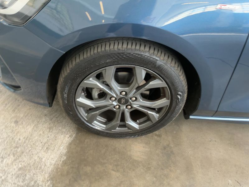 Ford Focus 1.0 EcoBoost Mild-Hybrid ST-Line 2024 – снимка 3