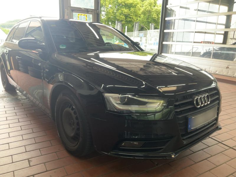 Audi A4 2.0 TDI S line Sportpaket plus 2012 – снимка 12
