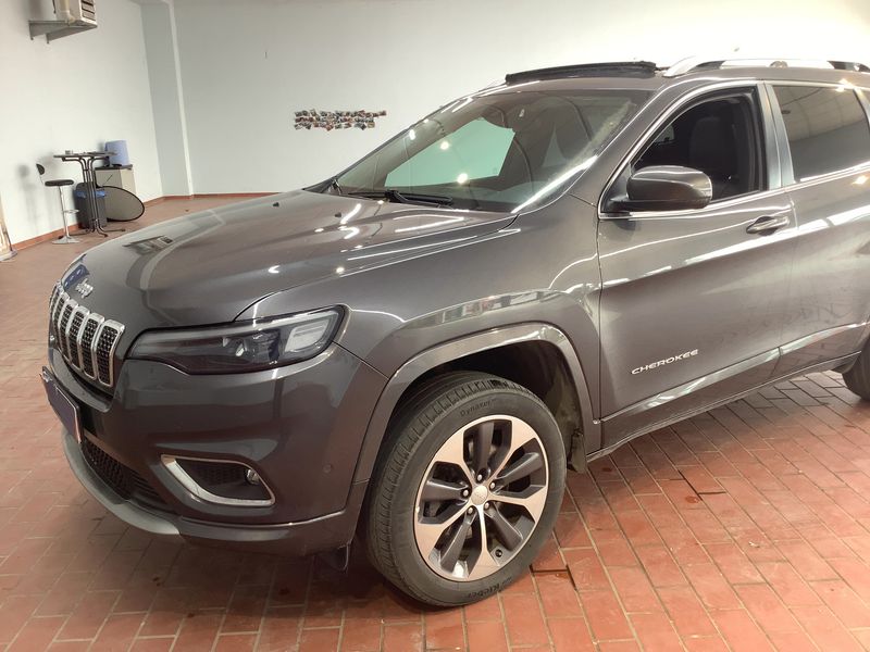 Jeep Cherokee 2.2 M-Jet Overland 4x4 2021 – снимка 2