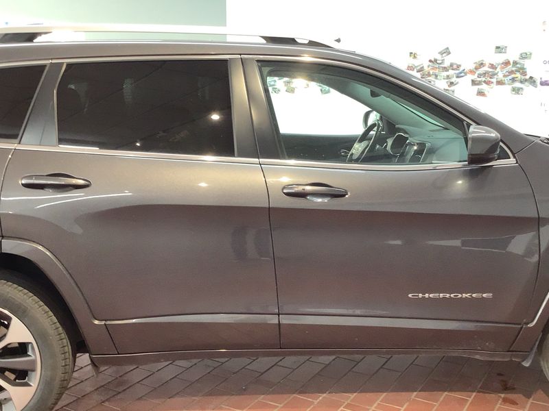 Jeep Cherokee 2.2 M-Jet Overland 4x4 2021 – снимка 10