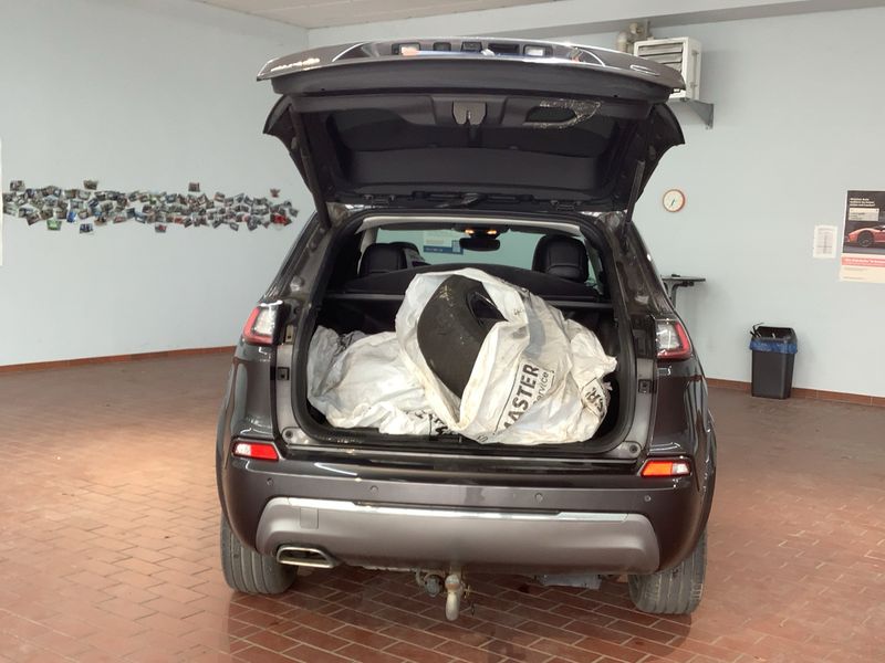 Jeep Cherokee 2.2 M-Jet Overland 4x4 2021 – снимка 16