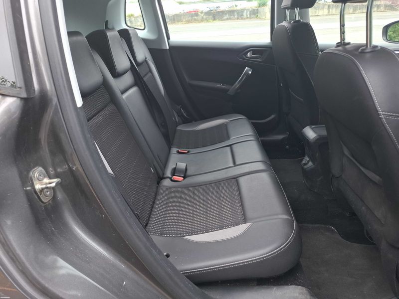 Peugeot 2008 1.2 PureTech Allure 2015 – снимка 14
