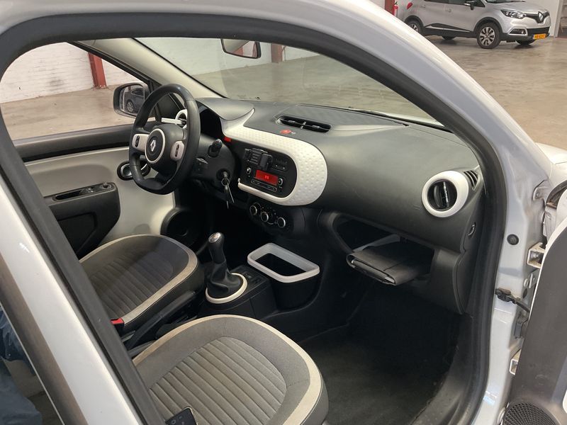 Renault Twingo 1.0 SCe Expression 2015 – снимка 17
