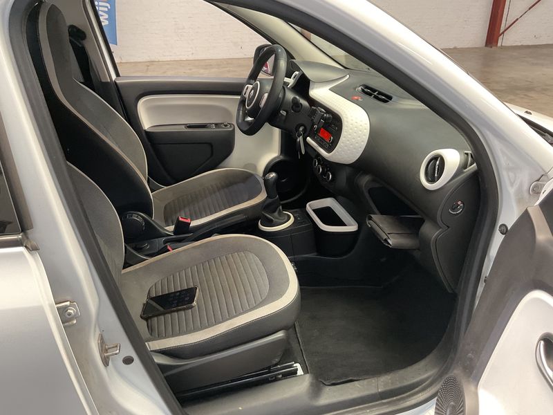 Renault Twingo 1.0 SCe Expression 2015 – снимка 16
