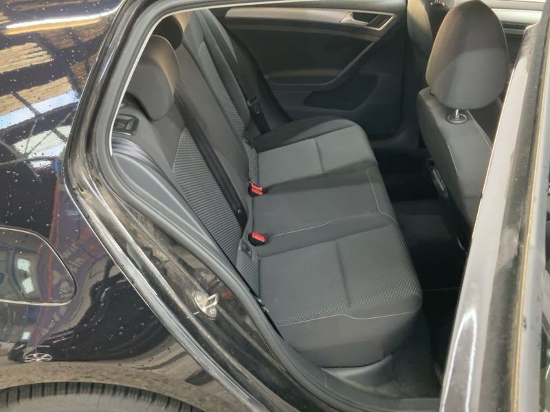 Volkswagen Golf VII 1.0 TSI Trendline BlueMotion Tech 2018 – снимка 19