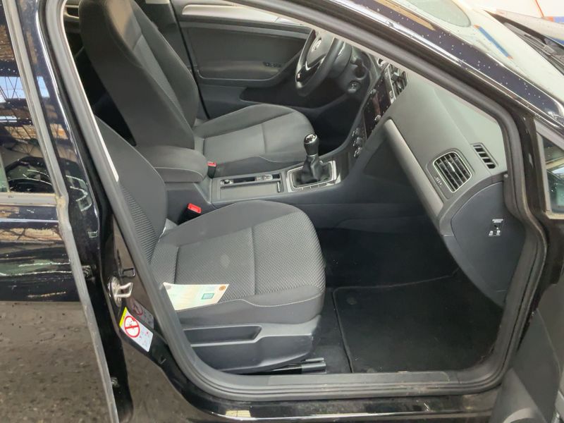 Volkswagen Golf VII 1.0 TSI Trendline BlueMotion Tech 2018 – снимка 16