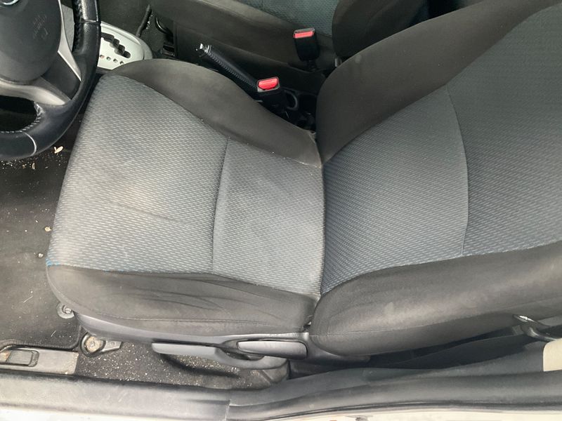 Toyota Yaris 1.5 Hybrid Lounge 2013 – снимка 28