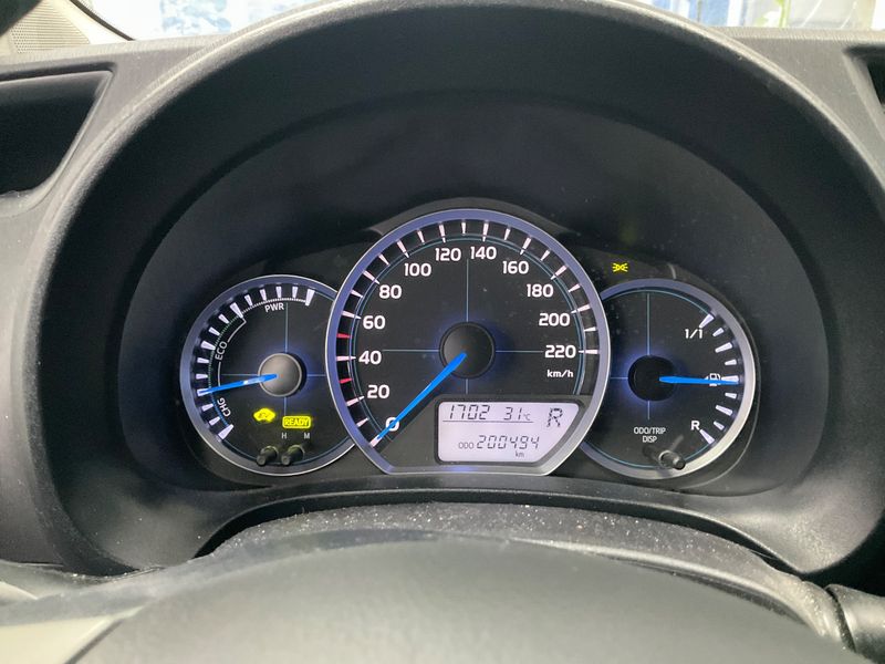 Toyota Yaris 1.5 Hybrid Lounge 2013 – снимка 18
