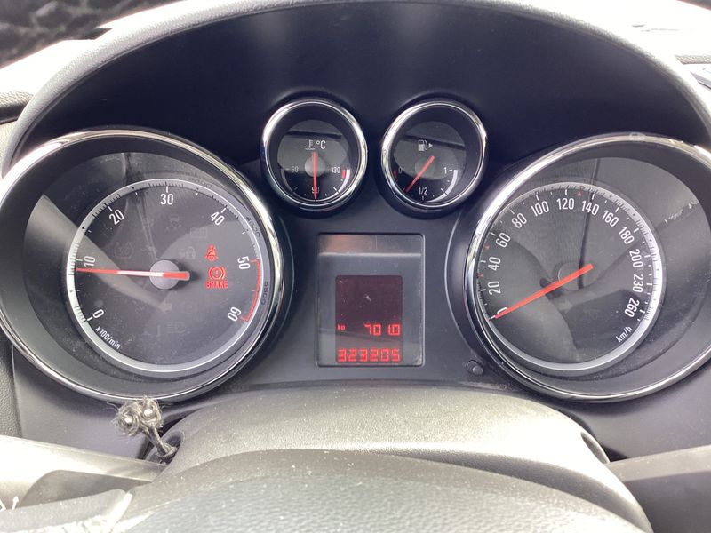 Opel Astra 1.7 CDTI Enjoy 2011 – снимка 4
