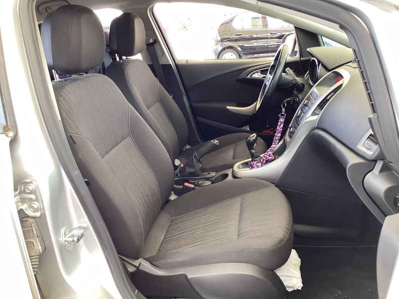 Opel Astra 1.7 CDTI Enjoy 2011 – снимка 3