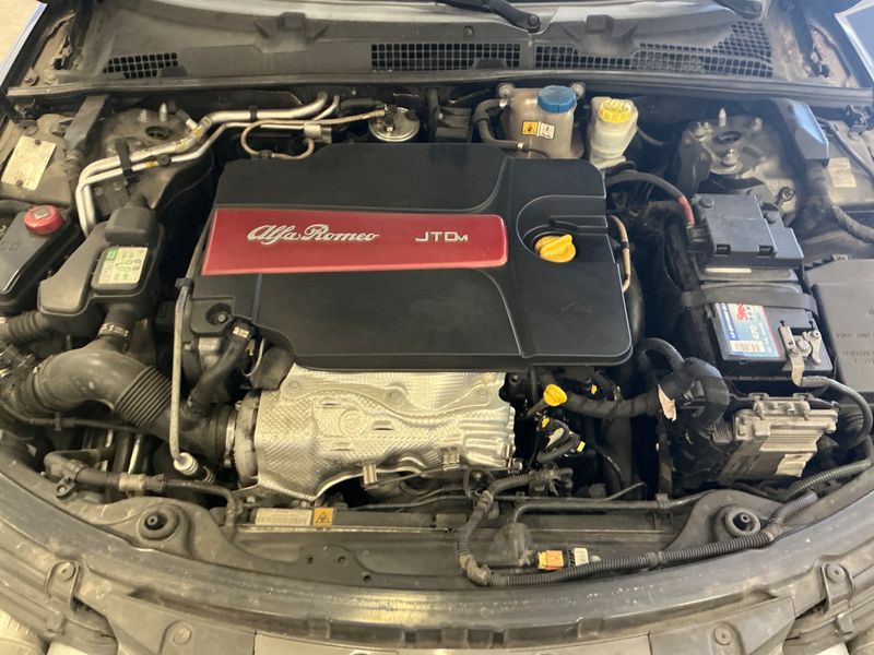 Alfa Romeo Alfa 159 2.0 JTDM Turismo 2011 – снимка на щета