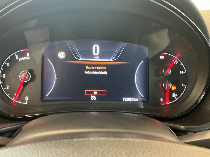 Opel Insignia Sports Tourer 2.0 CDTI Innovation 2015 – снимка 19