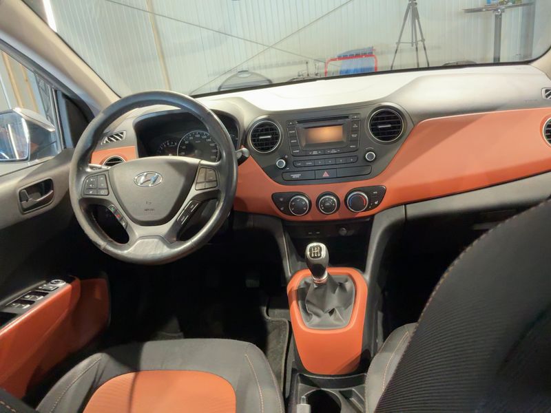 Hyundai i10 1.0 Intro Edition 2014 – снимка 17