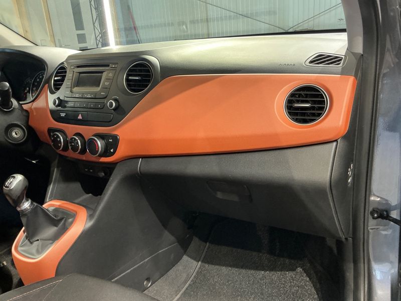 Hyundai i10 1.0 Intro Edition 2014 – снимка 23