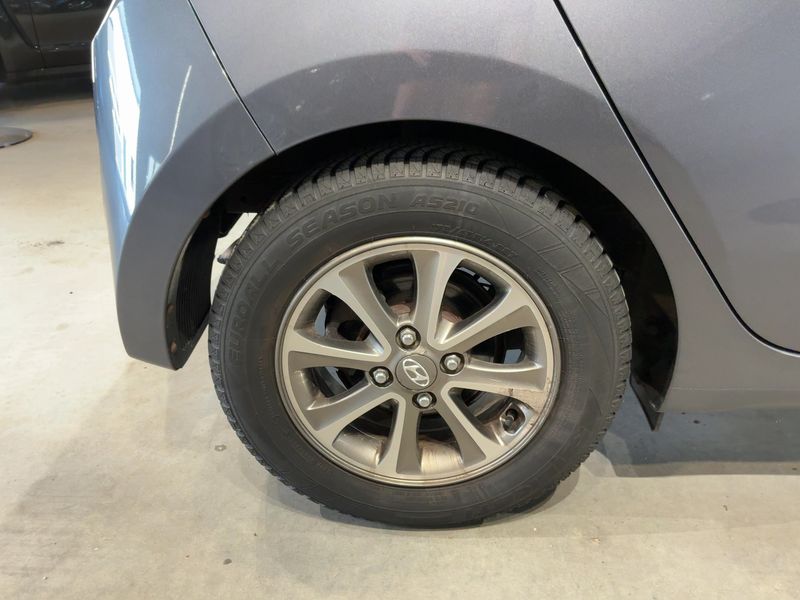 Hyundai i10 1.0 Intro Edition 2014 – снимка 9