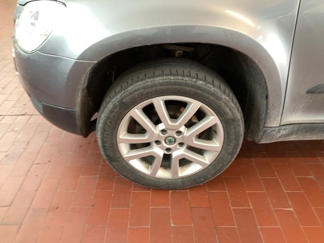 Skoda Yeti 1.8 TSI Ambition Plus Edition 4x4 2011 – снимка 3