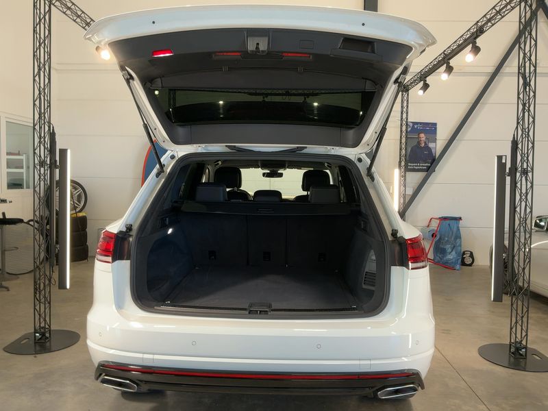 Volkswagen Touareg 3.0 V6 TDI R-Line 4Motion 2021 – снимка 15
