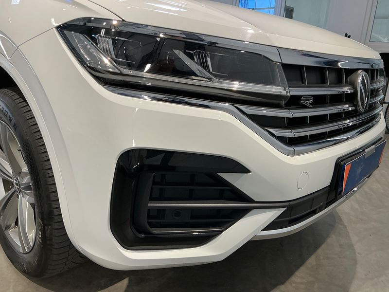 Volkswagen Touareg 3.0 V6 TDI R-Line 4Motion 2021 – снимка 24