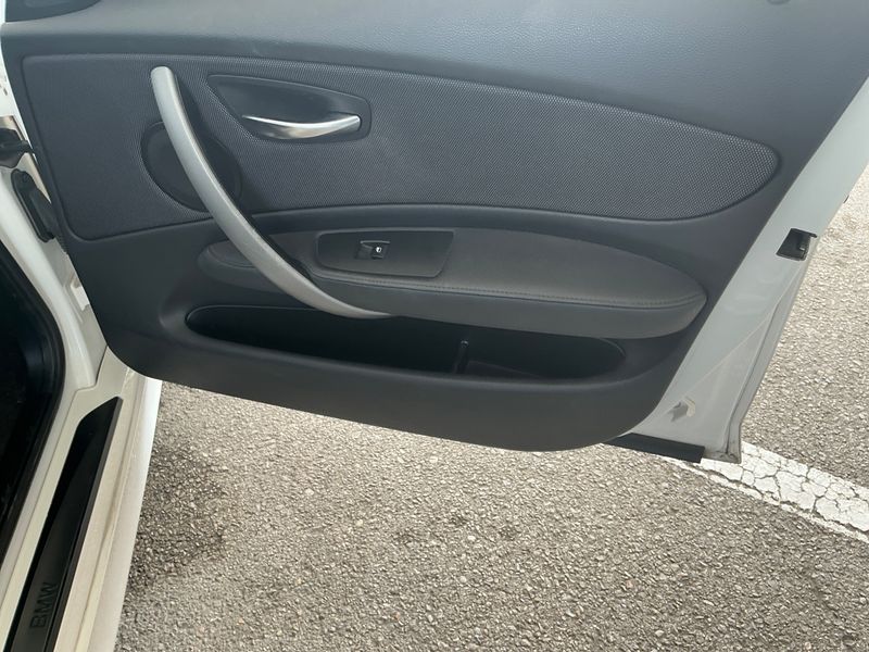 BMW 1er 118d 2010 – снимка 28